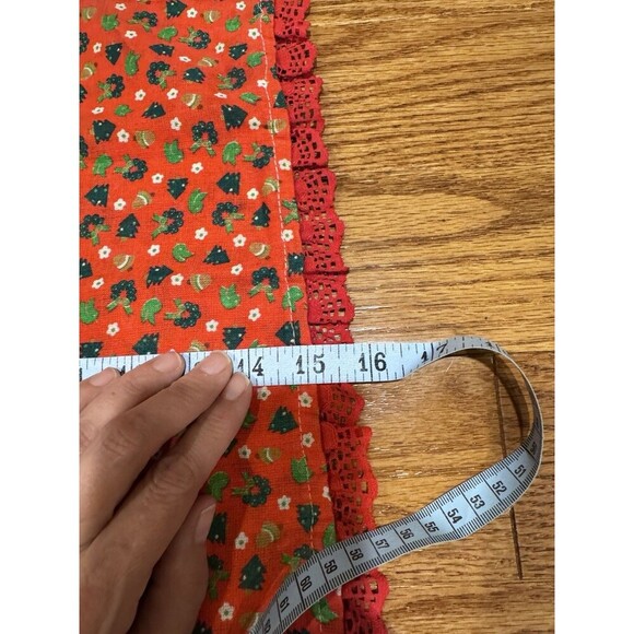 Vintage Christmas Fabric Napkins Set 4 Red Holiday Lace Trim Dinner Size 15x16 - Picture 5 of 6